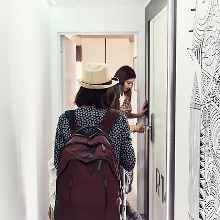 Free Hostels Barcelona-2